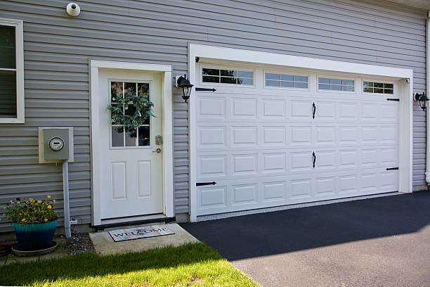 24/7 Emergency Garage Door Roller Replacement experts in Elroy, NC